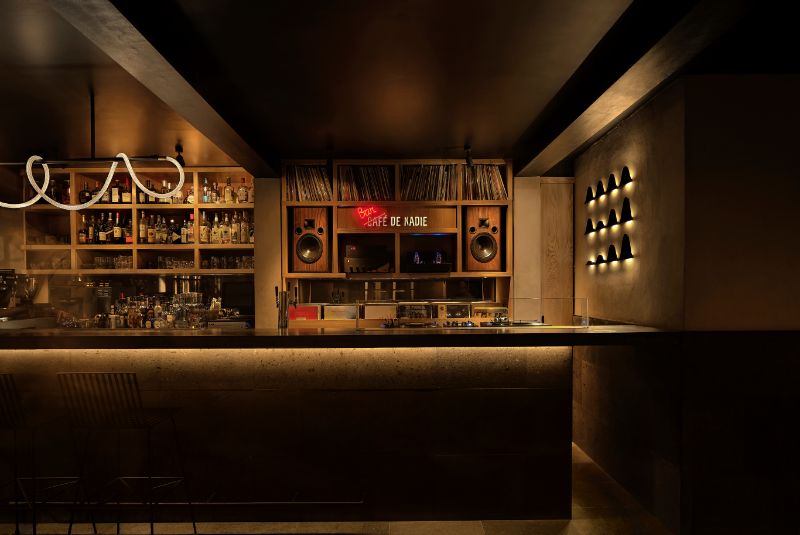 Cafe de Nadie-hero_NA50BB25-website-LIP